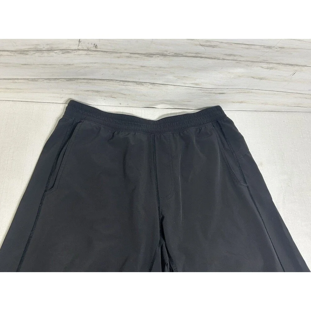 EUC! LULULEMON Sz. XL  Men Linerless 10